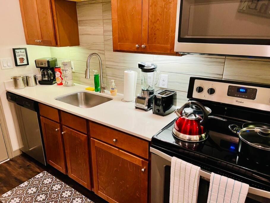 דירות יוסטון Apto 1 Bed - Kitchen - Free Parking מראה חיצוני תמונה